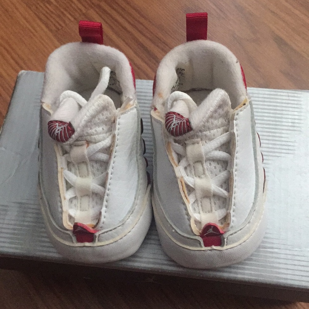 Kicking it with the boys💫